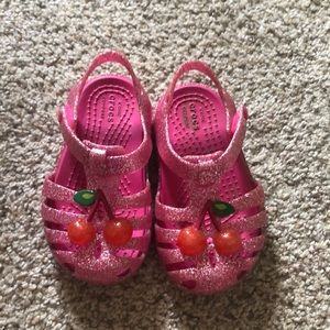 Toddler crocs